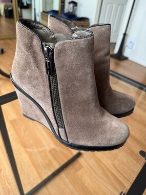 Vince Camuto Taupe Suede Wedge Ankle Boots with Side Zip, size 7,5